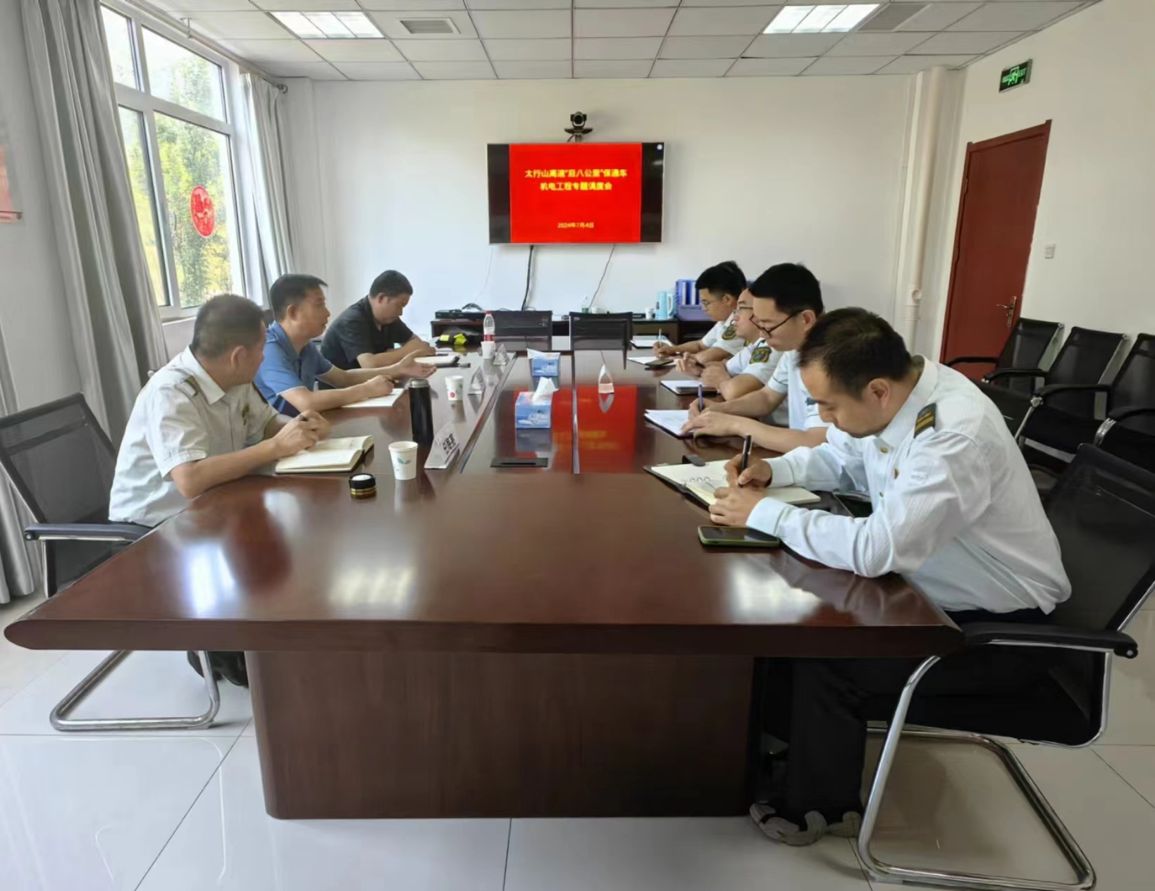 C:\Users\lx\Desktop\5e31da3beae677494d8dbd5ca2add24.jpg C:\Users\lx\Desktop\5e31da3beae677494d8dbd5ca2add24.jpg